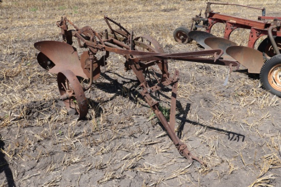 IHC TRAILING PLOW, 1 BTM ON STEEL, CLUTCH LIFT,