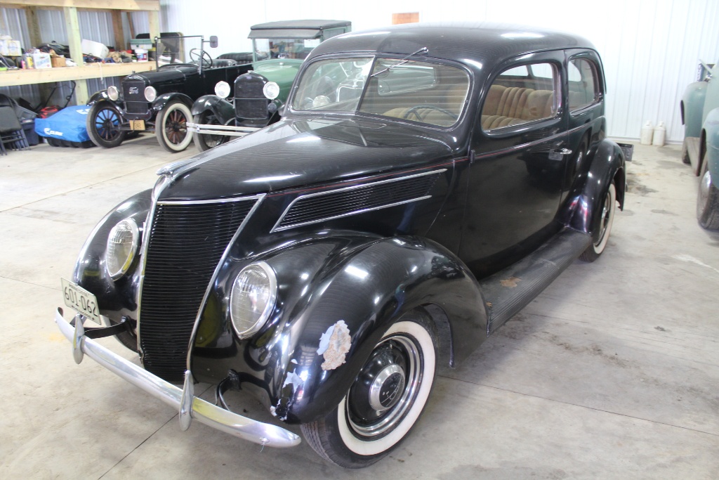 ***1937 FORD SEDAN, ORIGINAL INT, FLATHEAD V-8,