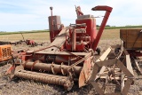 MH SUPER 26 SELF PROPELLED COMBINE, 10' PLATFORM,