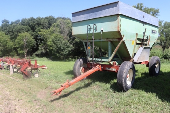 PARKER 2600 350 BUSHEL GRAVITY BOX, MEYERS HD. GEAR, 10.00-20 TRUCK TIRES