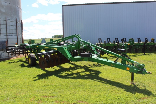 JOHN DEERE 2720 DISC RIPPER, 5 SHANK, 30" ,