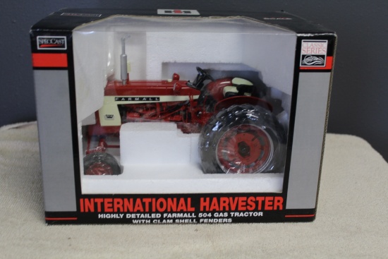 1/16 FARMALL 504 GAS TRACTOR, HIGHLY DETAILED,
