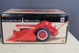 1/16 FARMALL 560 WITH 2-MH CORNPICKER,