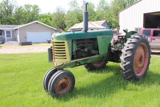 OLIVER 77, GAS, NF, SINGLE HYD, 540 PTO, 13.6-38'S, 6.50-16 FRONTS, 12 VOLT SYSTEM, NO SIDE CURTAINS