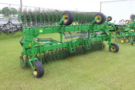 JOHN DEERE 400 ROTARY HOE, 30' FLAT FOLD