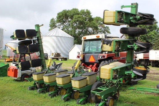 JOHN DEERE 7100 FINGER 12R30" PLANTER, 3 PT, 2 LIFT ASSIST,