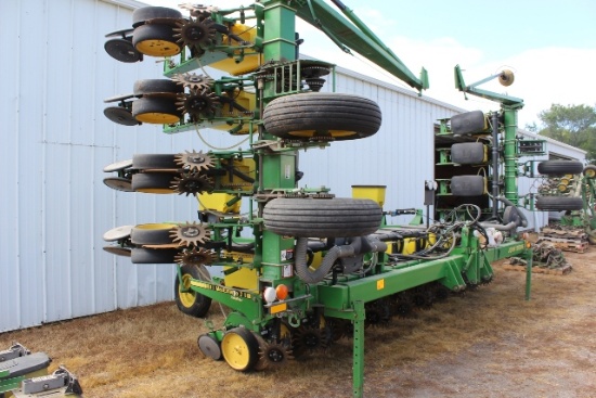 JOHN DEERE 7300 18R22" DOUBLE FRAME 3PT PLANTER,