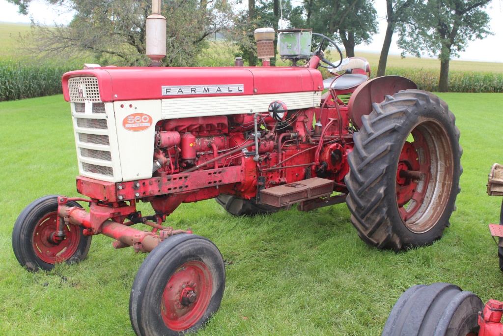 Farmall 560 Diesel Wf Fast Hitch Single Hyd Farm Machinery Implements Tractors Online Auctions Proxibid