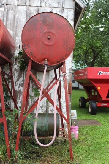 300 GALLON GRAVITY FUEL BARREL ON STAND