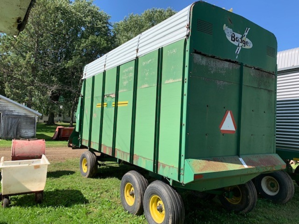FARM & LIVESTOCK EQUIPMENT RETIREMENT AUCTION