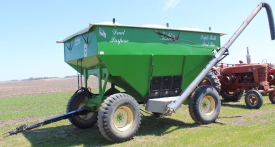 Ficklin 4500 Gravity Box, 3 Compartment, Hyd Drill Fill Auger, on 4 Wheel Parker 1175 Gear,