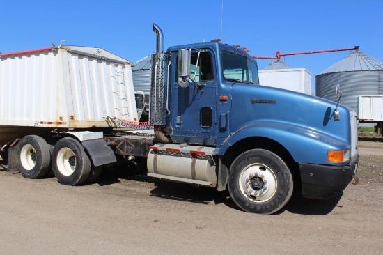 *** 1995 IH 9400 Day Cab Semi Tractor, Cummins N14, 10 Speed Spicer,