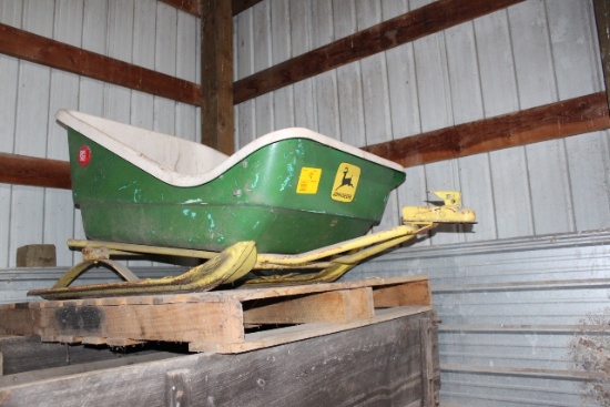 JOHN DEERE PULL TYPE SNOWMOBILE SLED,