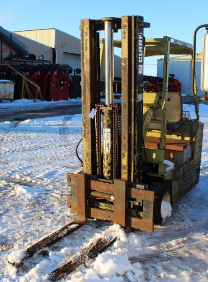CLARK LOAD HOG ELECTRIC THREE WHEEL FORKLIFT,
