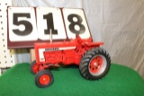 1/16 FARMALL 806, WF, 3 PT, CASE IH COLLECTOR'S