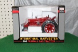 1/16 FARMALL 300 GAS, NF, HIGHLY DETAILED, BOX