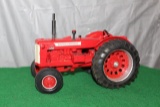 1/16 IH 650, DIESEL, WF, NO BOX