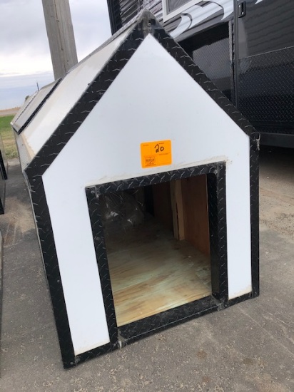 NEW 30' X 48" WHITE DOG HOUSE