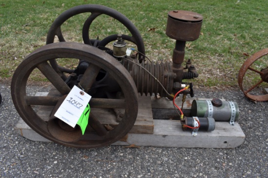 McVicker Ulma 1.25Hp Gas Engine, Spark Plug, Oiler, Tank,