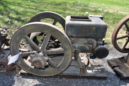 Lansing 1.5Hp Gas Engine, Spark Plug, Wico Mag, Motor Free, Fuel Tank, SN:108081