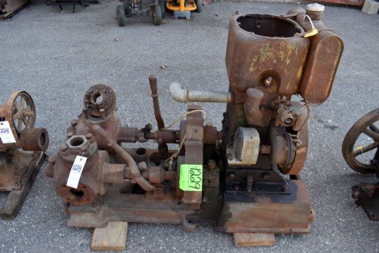 Nova 2HP Gas Engine, 2 Ropper Pumps, Mag, Fuel tank, Spark Plug, SN:18638, Motor Free