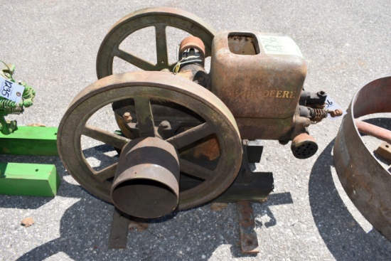 John Deere 1.5HP Gas Engine, Mag Turns, Motor Free, SN:342789