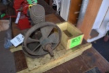 Maytag Upright 3/4HP Gas Engine, Original Condition, Motor Is Free, Spark Plug