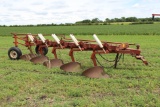 IH 720 Plow, 5-18” Semi Int Plow