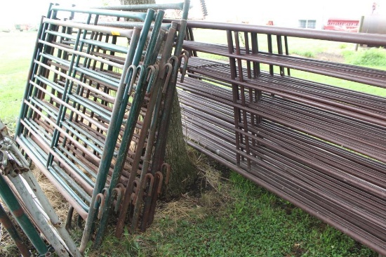 (8) Verns 6' Corral Panels, 6 X $