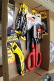 STANLEY RETRACTABLE KNIFE WITH BLADES,