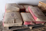(6) 100LB BAGS OF RED FLINT SAND GRAVEL