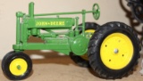1/16 JOHN DEERE A UNSTYLED TRACTOR , NO BOX
