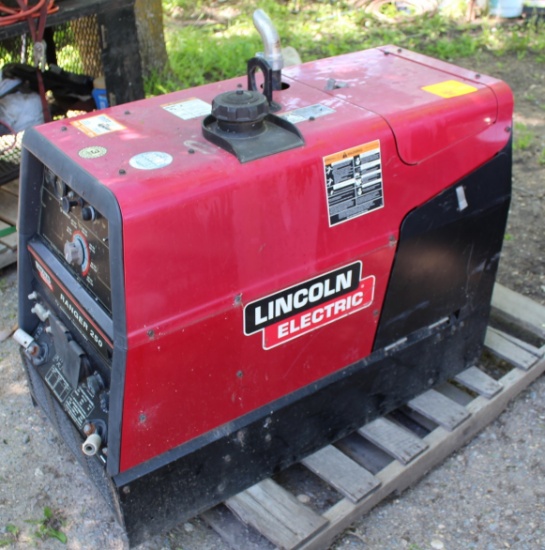 Lincoln Ranger 250 Welder/Generator, Kohler 23HP Engine, 133 Hours Showing,