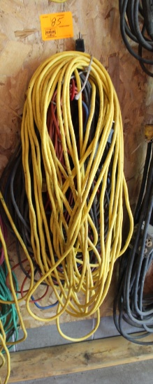 Extension Cords in 1 Bundle