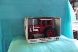 1/16 IH 1468 v8 Collector’s Series 2 of 4, box has wear