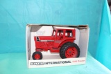 1/16 IH 1566, red cab, duals, Collector’s Edition, box has wear