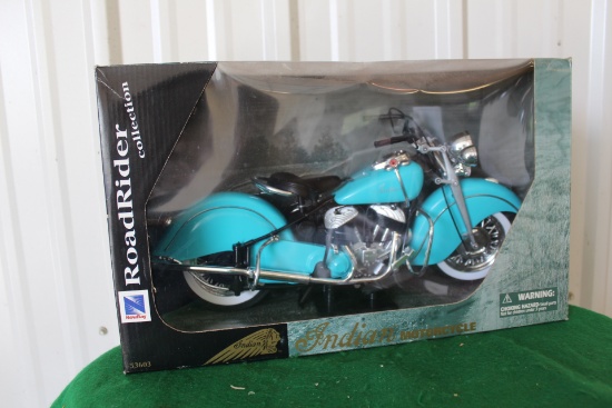 Indian Motorcyle 1/6 scale toy replica, RoadRider collection, box has sligh