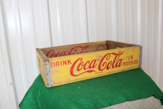 Coca Cola wooden bottle crate, Virginia MN 17.25"x11.25"