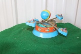 Tin windup toy, functioning