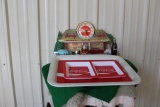 Coca Cola items, lamp base, clock, serving tray, rectangular plate, small b