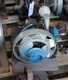 Single Cylinder Two Cycle Gas Engine with Wynco Generator