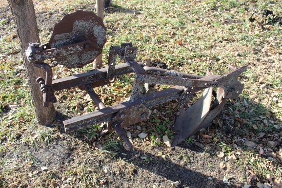 CASE 2-16" MOUNTED PLOW, 1 COULTER