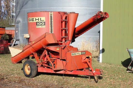 GEHL 100 GRINDER MIXER MILL, 540 PTO, ANALOG SCALE, HYD DRIVE, LONG FOLDING UNLOAD AUGER