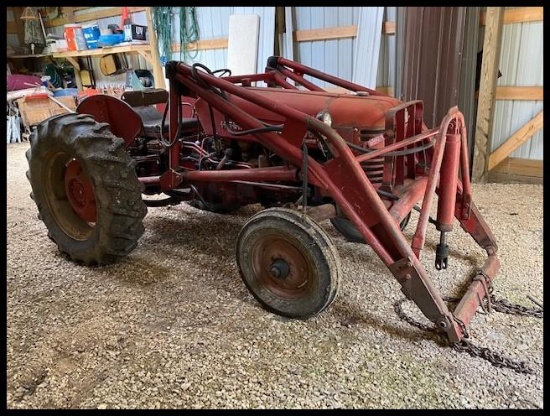 1956 IH 300 Utility, TA, IH 33A Hyd Loader, no bucket, 13.6-28 Rears, on Steel,