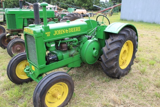 1947JD AR, 14.9-26 Rears, Fenders, PTO, Electric Start, 6v, Dual Fuel, new front tires, recent