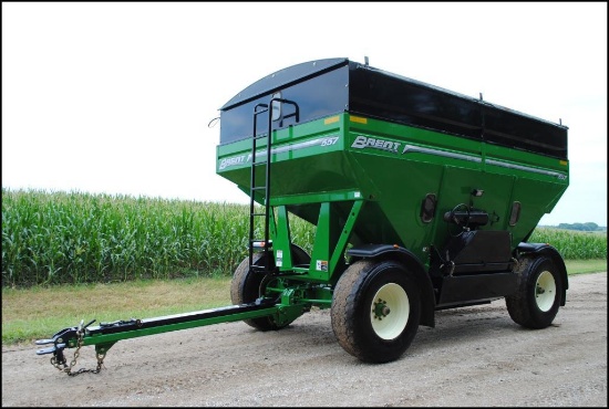 Brent 557 Gravity Box Wagon, 2-Way Gate, Roll Tarp, Side Windows, Poly Fenders, Lights, Rear Hitch,