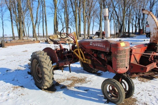 FARMALL B, NF, CULTIVISON, FENDERS, REAR WEIGHTS, 11.2R24 REAR, PTO, 12 VOLT, HOOD DAMAGE,