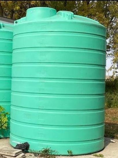 GREEN FERT APPROX 3000 GALLON POLY TANK, 3" PLUMBING