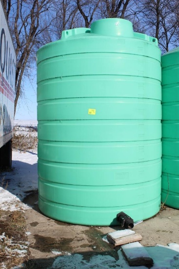 GREEN FERT APPROX 3000 GALLON POLY TANK, 3" PLUMBING