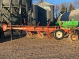 MASSEY FERGUSON 4 BTM PLOW, 3 COULTERS , 2 POINT